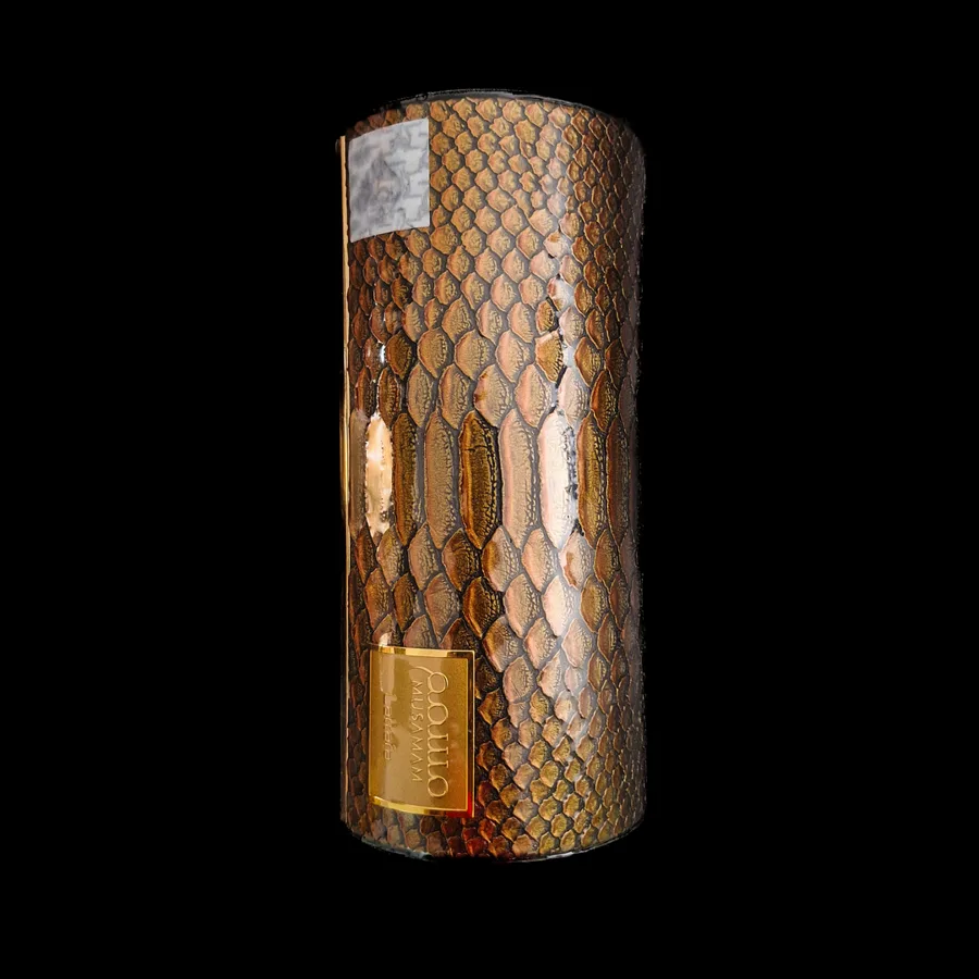 Frasco do perfume Musamam da marca Lattafa
