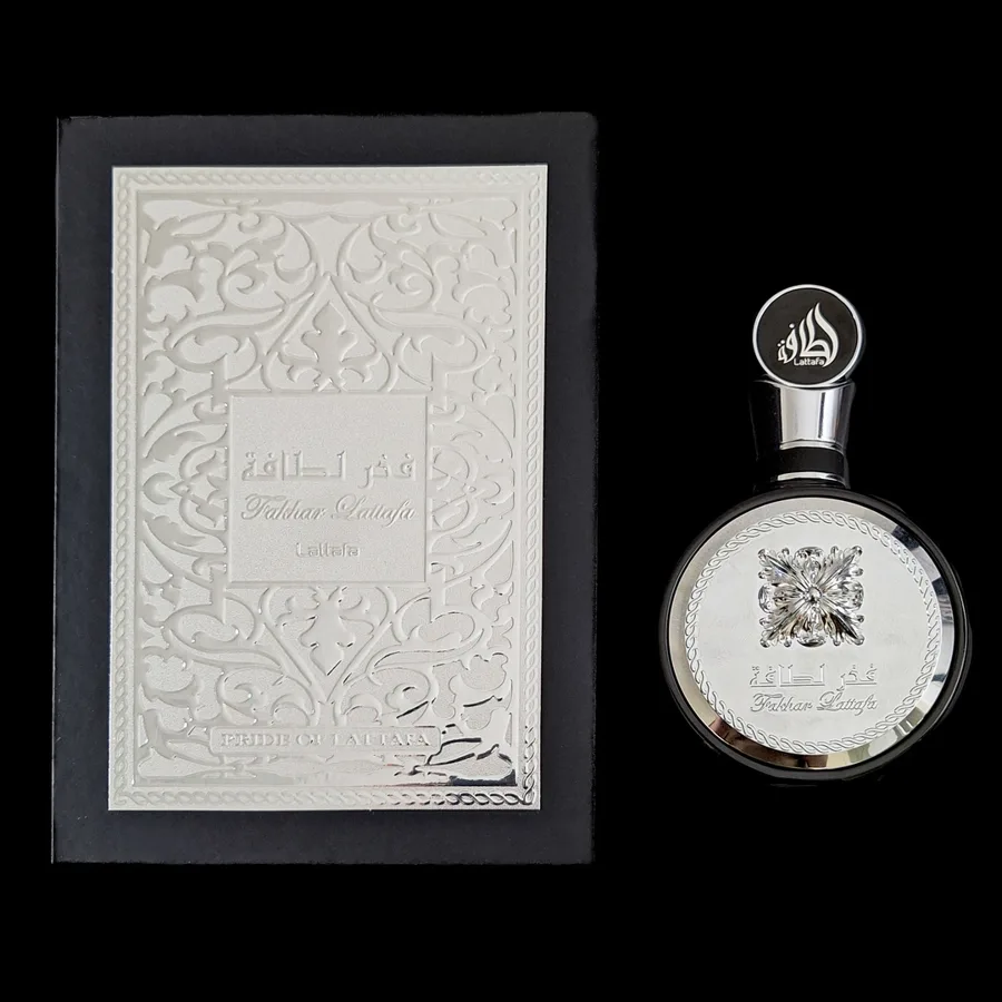Frasco do perfume Fakhar Black da marca Lattafa